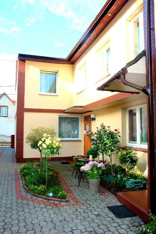 Pokoje Goscinne Asia Leba Exterior photo